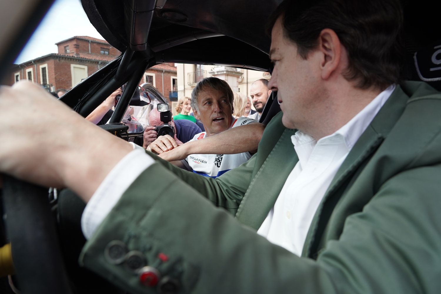 Presentación del vehículo con el que Jesús Calleja participará en el Dakar 2026 | Campillo / ICAL