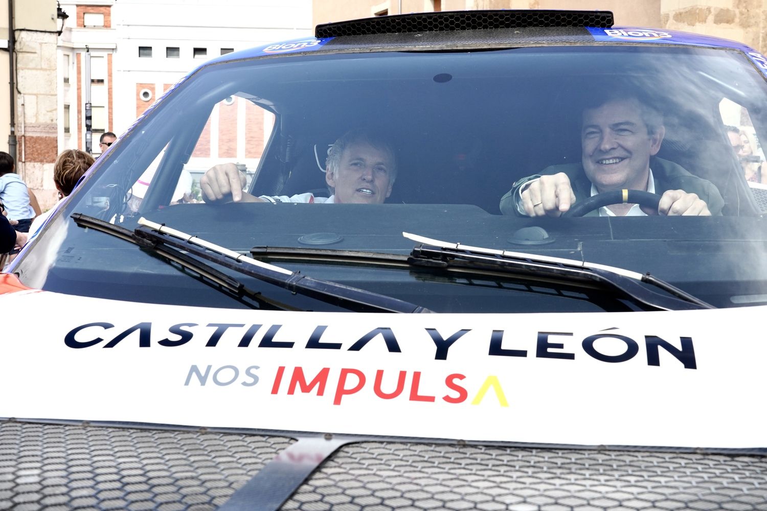 Presentación del vehículo con el que Jesús Calleja participará en el Dakar 2026 | Campillo / ICAL