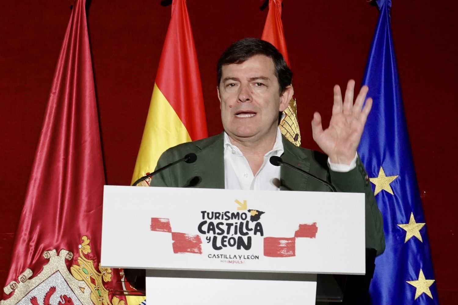 Presentación del vehículo con el que Jesús Calleja participará en el Dakar 2026 | Campillo / ICAL