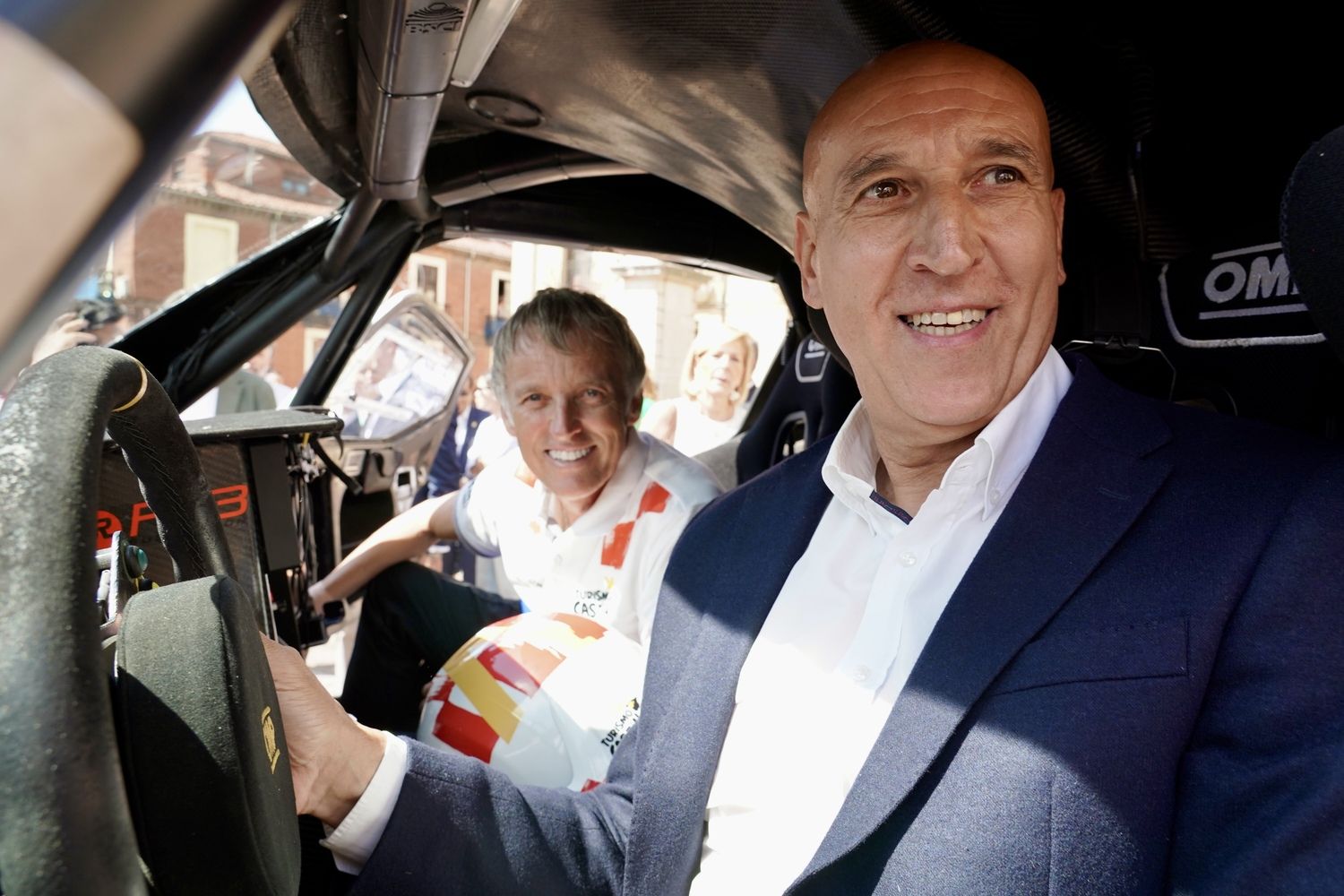 Presentación del vehículo con el que Jesús Calleja participará en el Dakar 2026 | Campillo / ICAL