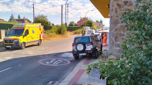 Herida leve tras un accidente entre dos coches en Trobajo del Camino | Redes Sociales