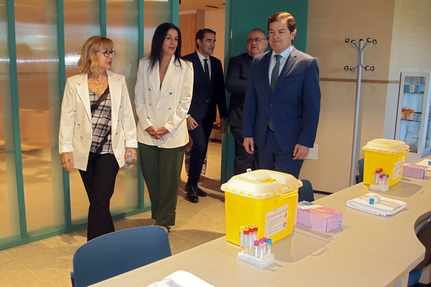 El presidente de la Junta de Castilla y León, Alfonso Fernández Mañueco, inaugura las nuevas instalaciones del centro de salud de Pinilla | Peio García / ICAL