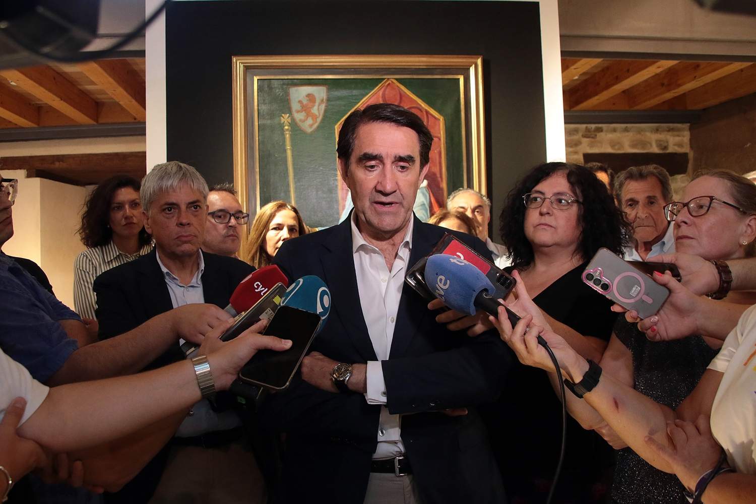 Peio García / ICAL . El consejero Juan Carlos Suárez Quiñones preside la constitución del Pleno de la nueva Comisión Gestora Provincial del PP de León Peio García / ICAL . El consejero Juan Carlos Suárez Quiñones preside la constitución del Pleno de la nueva Comisión Gestora Provincial del PP de León