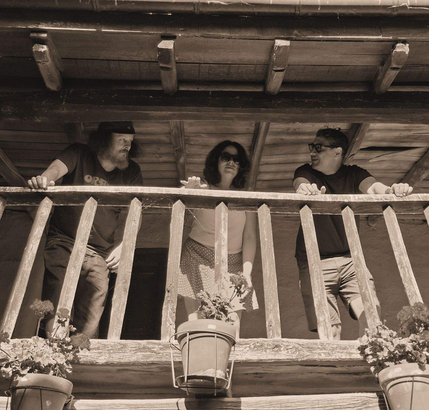 Art & Beauty (1) Art & Beauty (1)