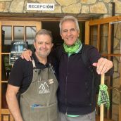 El periodista deportivo Manolo Lama ensalza la belleza y la gastronomía de Caín de Valdeón (León)