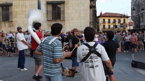 Último pase del 'Sin Control EuroTrip 2025' en León | José Martín