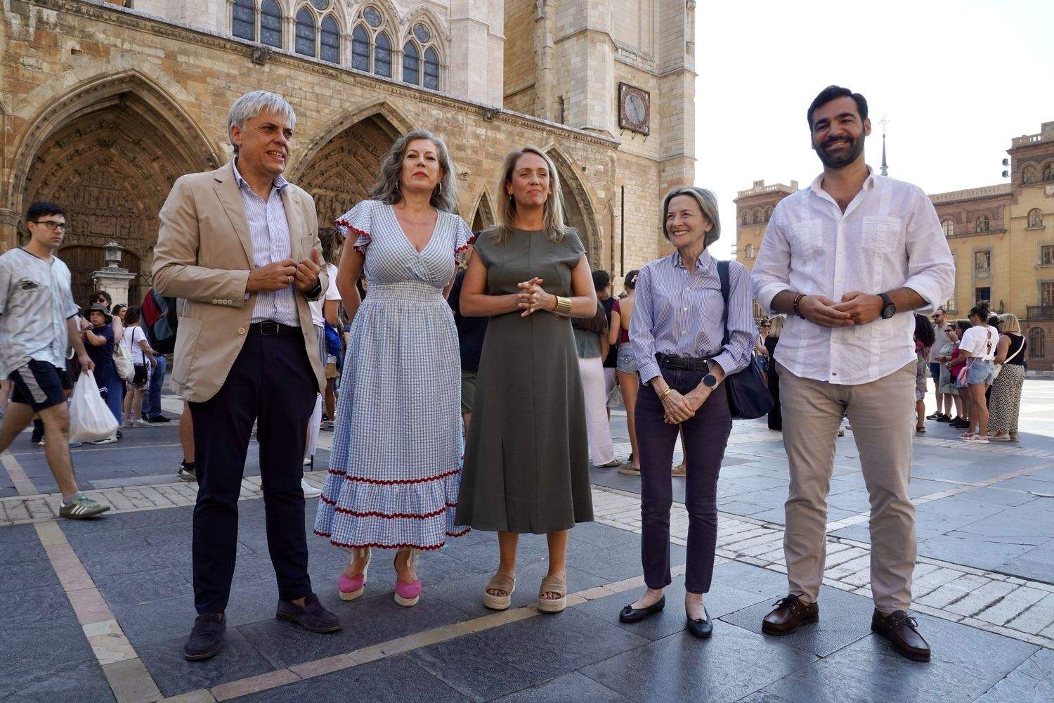 La vicesecretaria nacional de Coordinación Sectorial del PP, Alma Ezcurra,visita León | Campillo / ICAL