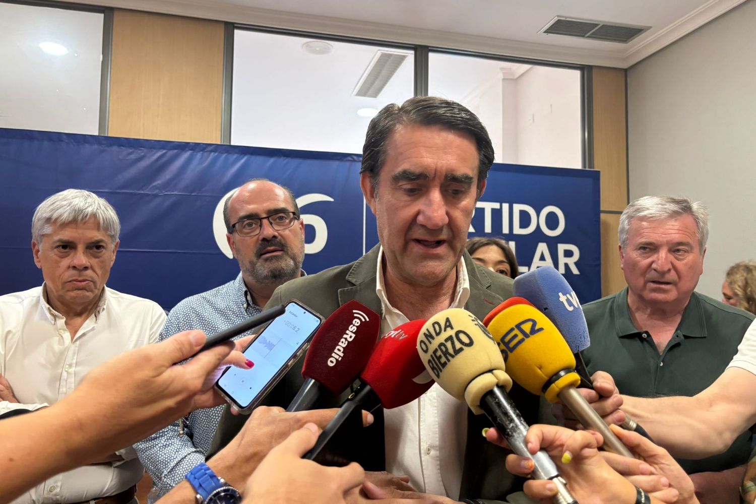 consejero medio ambiente, suarez quiñones