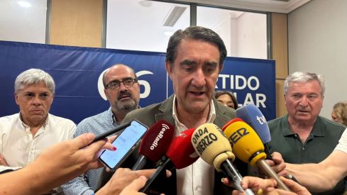 Suarez-Quiñones reafirma el compromiso de la Junta con la Red de Calor de León: “No vamos a renunciar a eliminar 500 chimeneas”