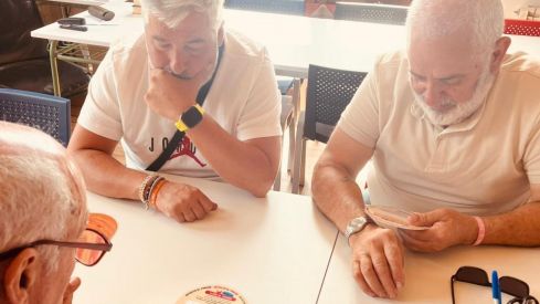 Los mayores de Matallana de Torío (León) aprenden a navegar de forma segura gracias a un proyecto enmarcado en una beca Ralbar