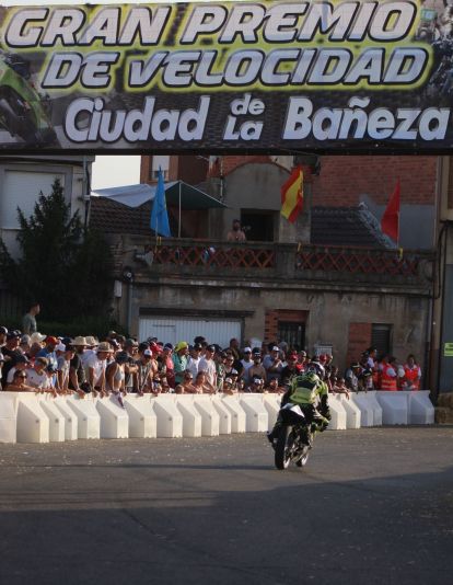 La Bañeza ya ruge al ritmo de las motos | José Martín