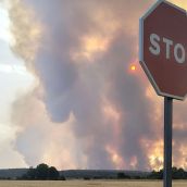 Los trabajos nocturnos en el incendio que afecta a La Valdería preparan el trabajo para una jornada "no muy favorable"