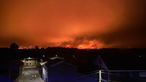 Incendio en la zona de La Valdería en la provincia de León | Bomberos de León