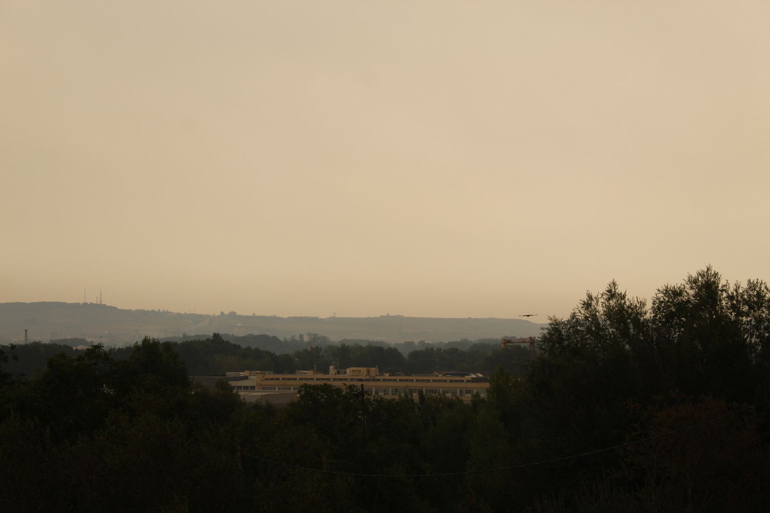 El humo de los incendios y el polvo africano deterioran la calidad del aire en León | José Martín