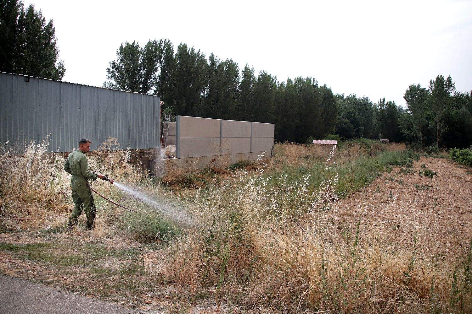 El incendio de Molezuelas de la Carballeda (Zamora) a su paso por Herreros de Jamuz (León) | Peio García (ICAL)