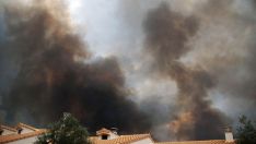 La previsión de tormenta seca podría provocar que el incendio de La Valdería "se pueda escapar"| Peio García (ICAL)