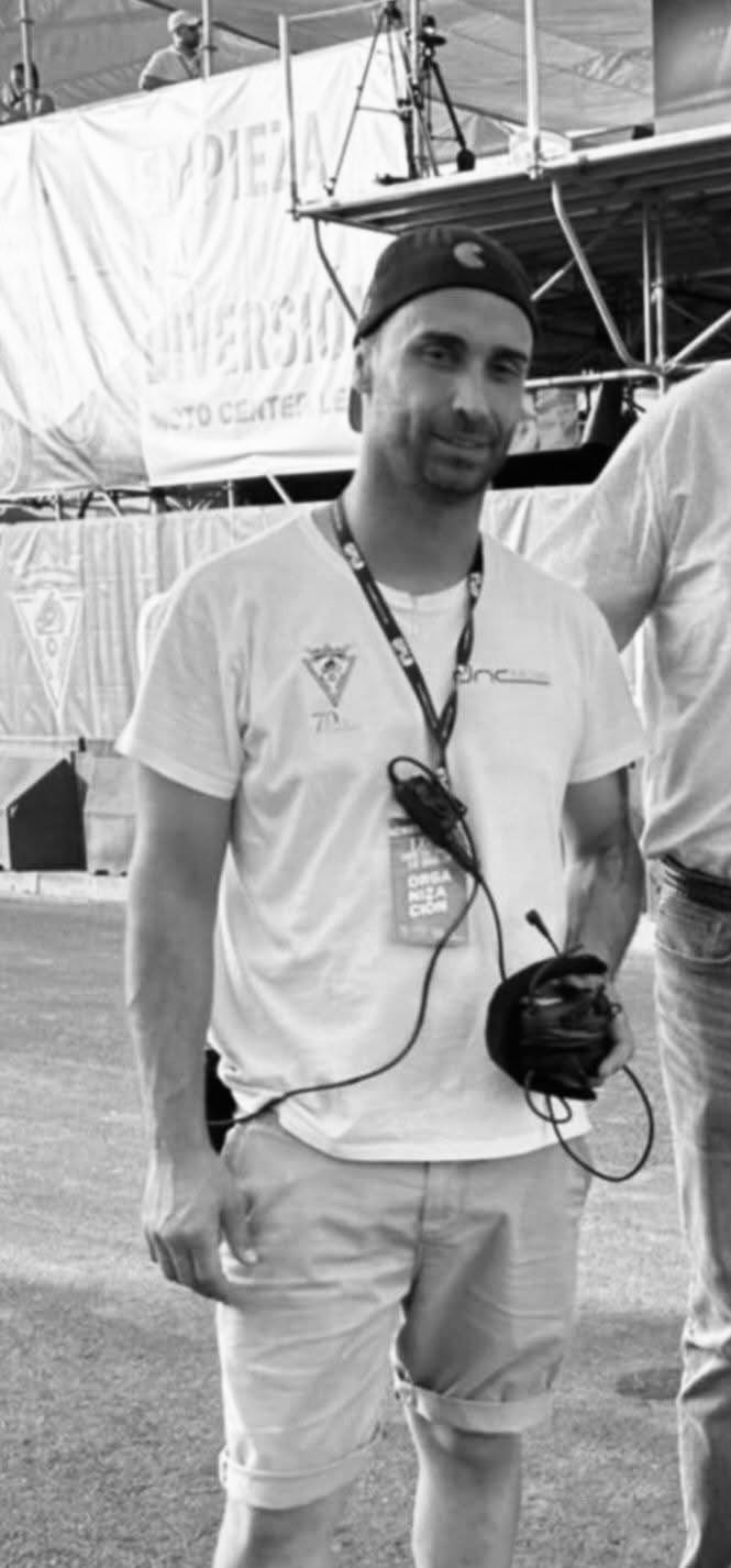 GyOKsRMWAAEZ XW GyOKsRMWAAEZ XW