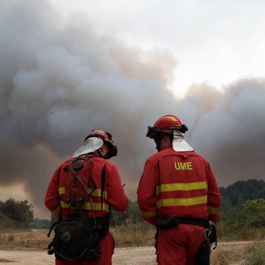 La UME durante un incendio este verano | Peio García / ICAL La UME durante un incendio este verano | Peio García / ICAL
