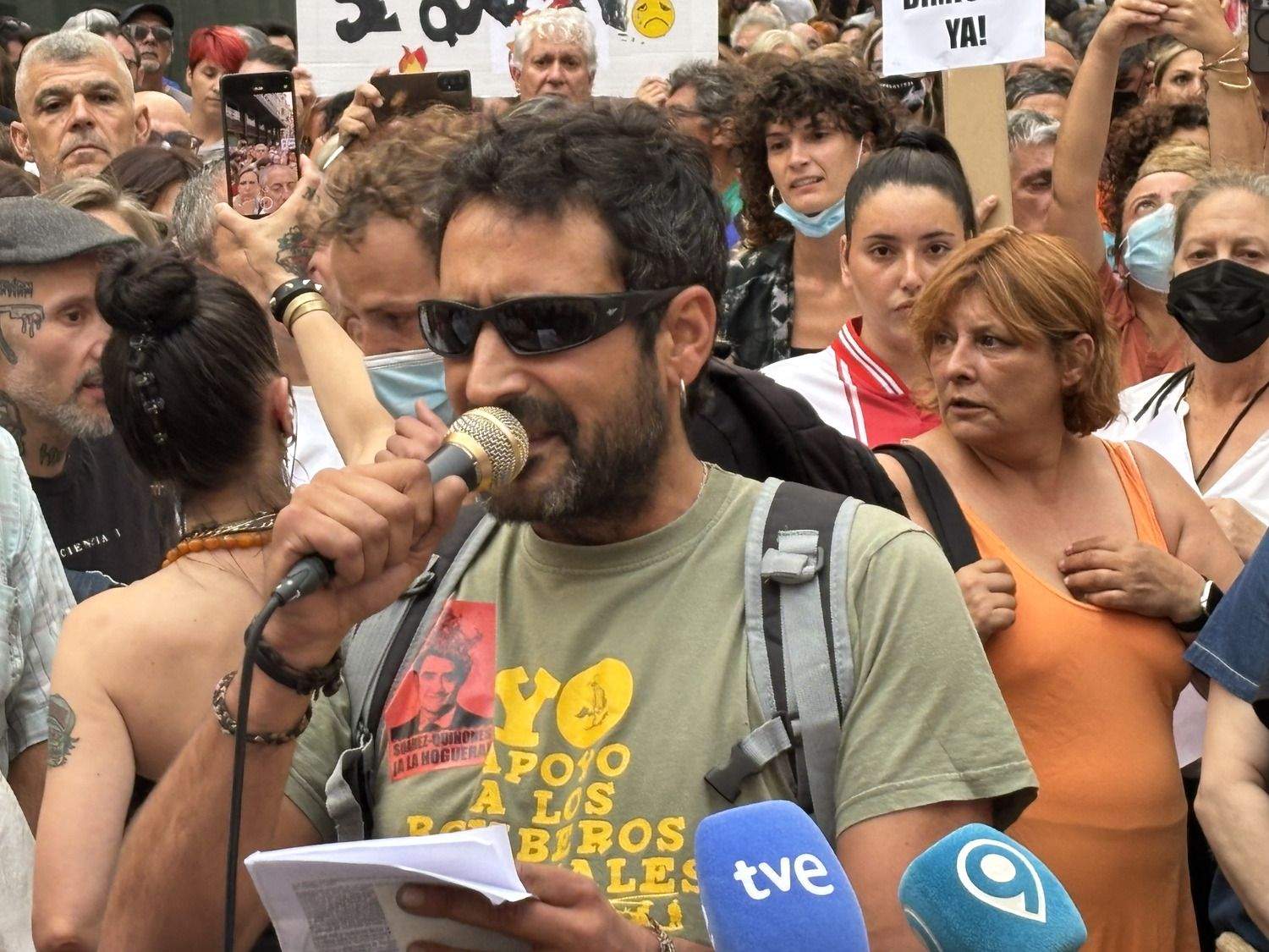 Un millar de leoneses se concentra para exigir el nivel 3 de emergencia | José Martín