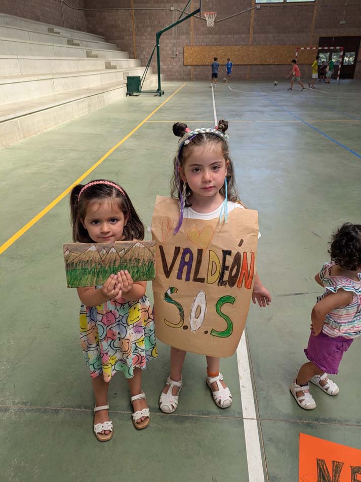El Valle de Valdeón se moviliza por la situación de los incendios (5) El Valle de Valdeón se moviliza por la situación de los incendios (5)