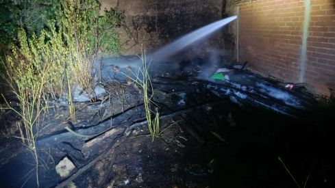 Los Bomberos de la Diputación extinguen un incendio en Urdiales del Páramo (León) | Diputación de León