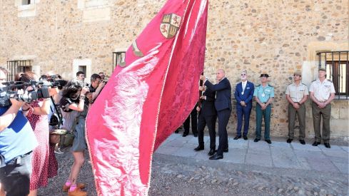 La Cofradía del Pendón de San Isidoro de León asiste a la clausura del Año Santo Isidoriano en Sevilla | Campillo / ICAL
