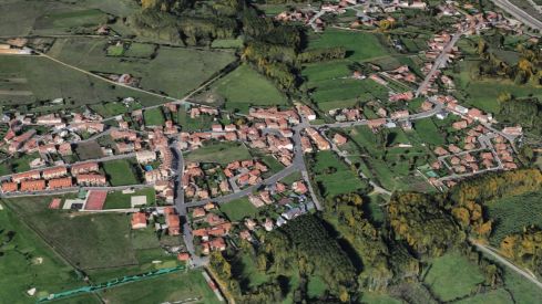 Localidad de Azadinos, en Sariegos, donde se instalará el punto limpio