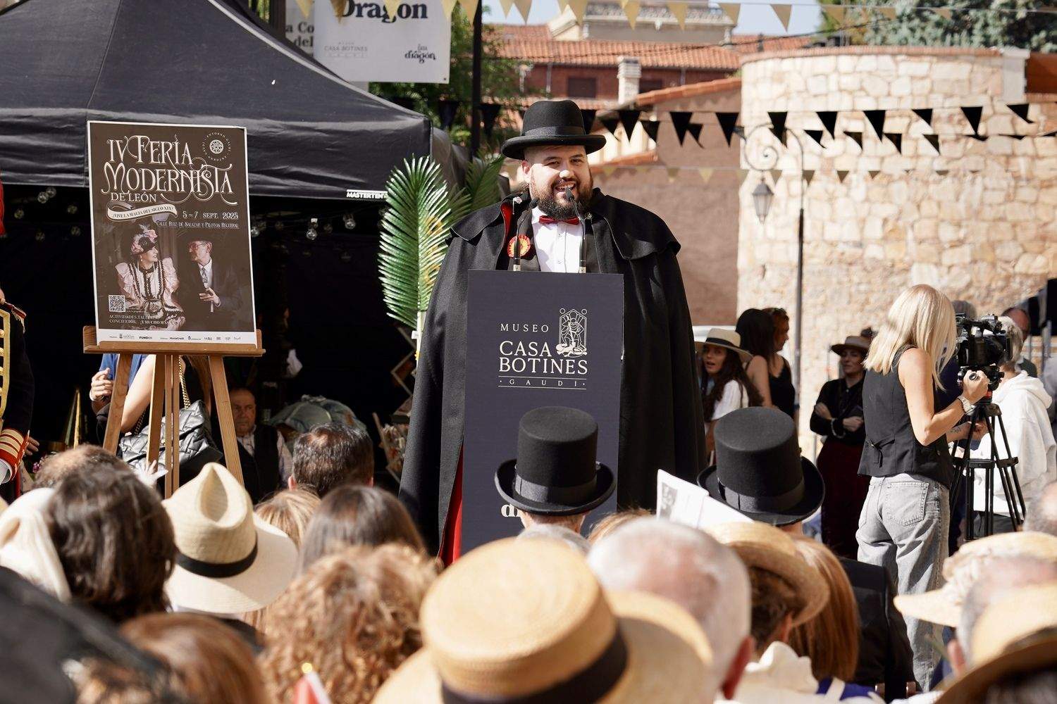 Inauguración de la Feria Modernista de León | Campillo / ICAL