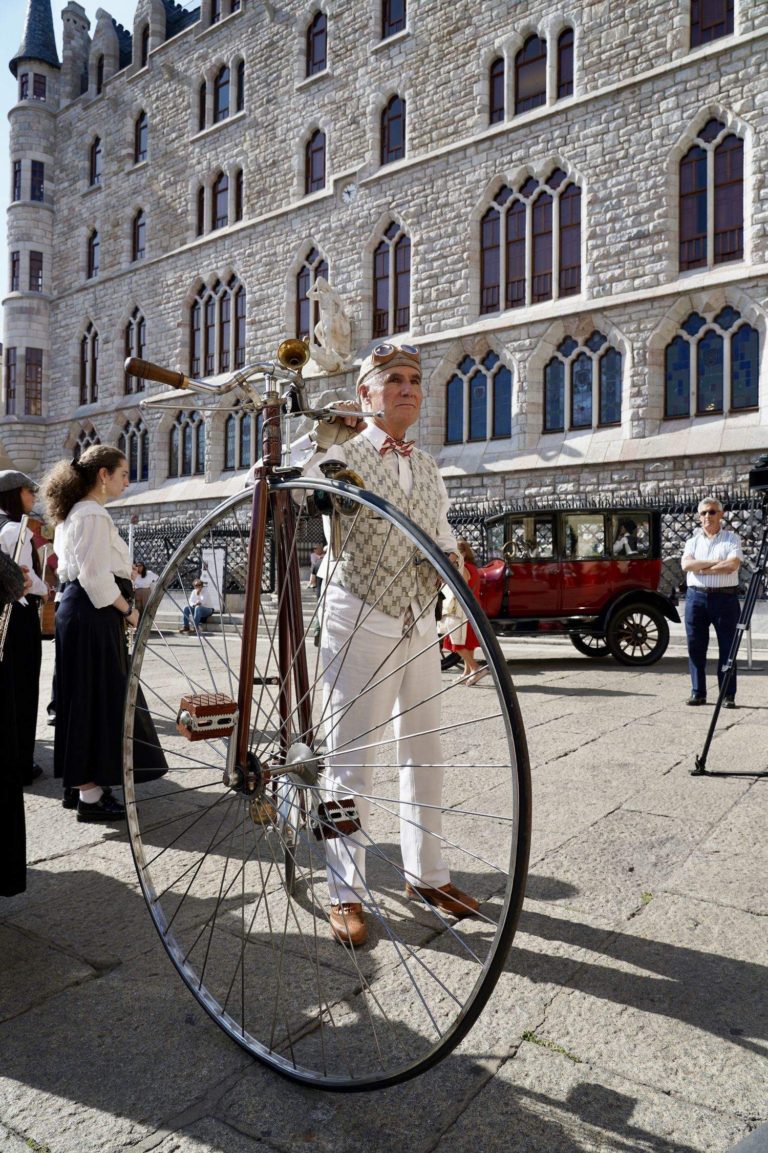 Inauguración de la Feria Modernista de León | Campillo / ICAL