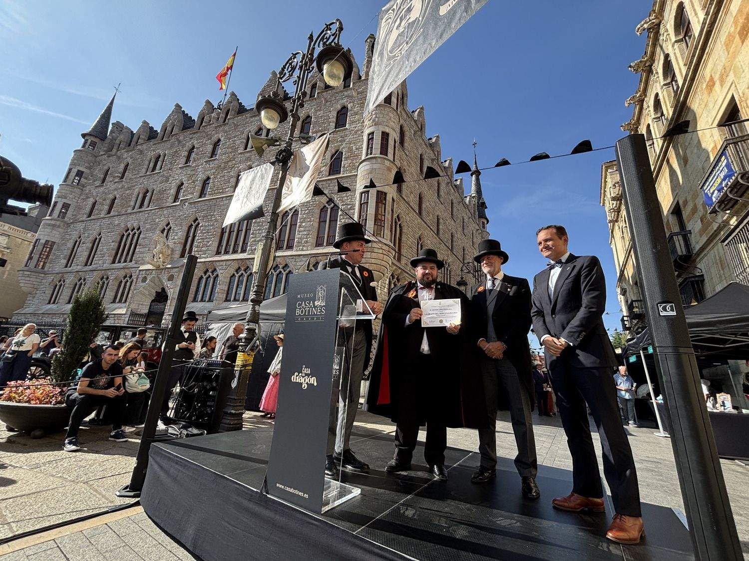 Inauguración de la Feria Modernista de León | José Martín