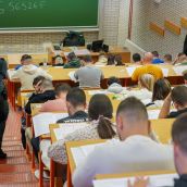 La capital leonesa acoge pruebas de conocimientos teóricos y psicotécnicos de acceso a la Guardia Civil | Campillo / ICAL