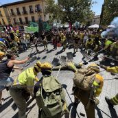 Manifestación en León por los derechos de los bomberos forestales | José Martín