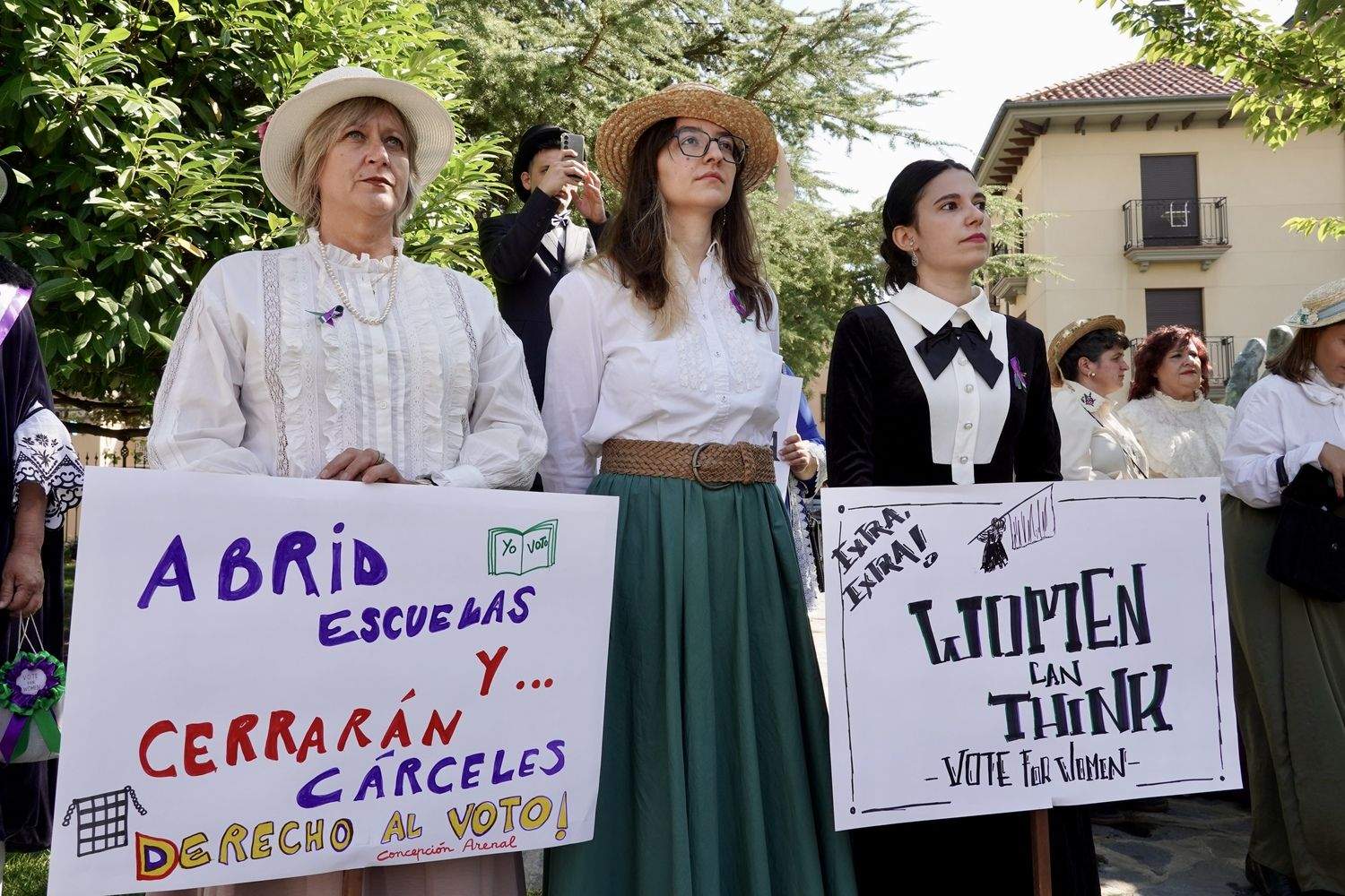 Recreación de una manifestación sufragista dentro del programa de actos de la IV Feria Modernista de León | Campillo / ICAL Recreación de una manifestación sufragista dentro del programa de actos de la IV Feria Modernista de León | Campillo / ICAL