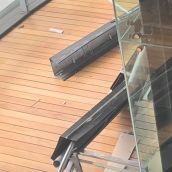 Susto en Espacio León al desplomarse parte de la estructura antiincendios | Redes sociales