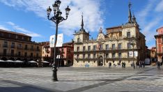 Inauguración de la rehabilitación del pavimento de la Plaza Mayor de León | José Martín