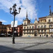 Inauguración de la rehabilitación del pavimento de la Plaza Mayor de León | José Martín