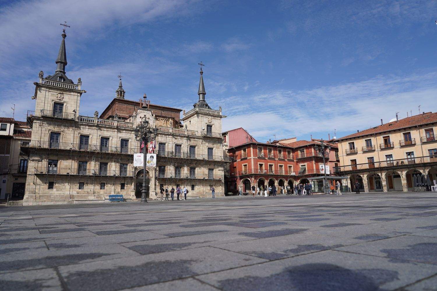 León licita la rehabilitación de las fachadas y soportales de la plaza Mayor | Campillo / ICAL León licita la rehabilitación de las fachadas y soportales de la plaza Mayor | Campillo / ICAL