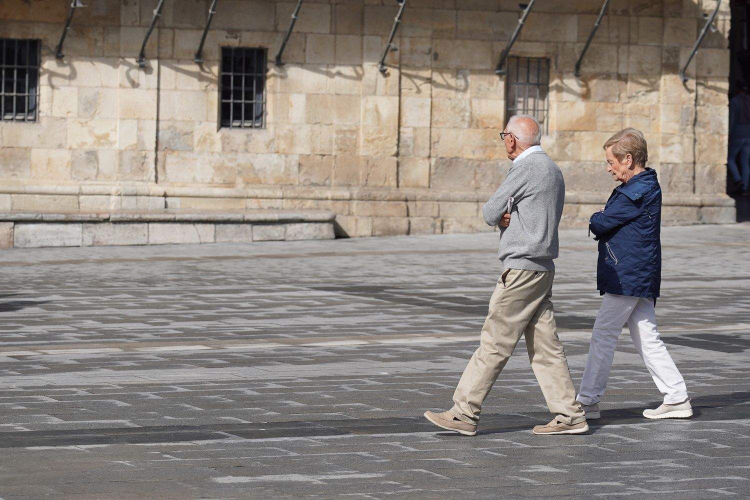 El alcalde de León, José Antonio Diez, realiza una visita a la plaza Mayor de León con motivo de las obras que se acometen en ella | Campillo / ICAL