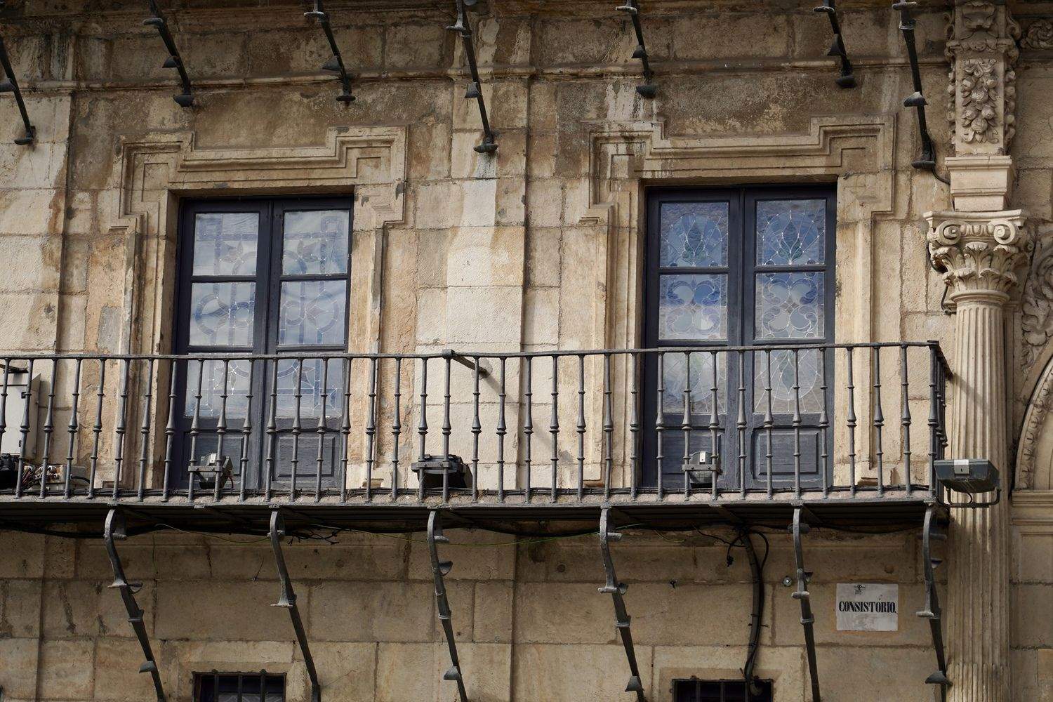 El alcalde de León, José Antonio Diez, realiza una visita a la plaza Mayor de León con motivo de las obras que se acometen en ella | Campillo / ICAL