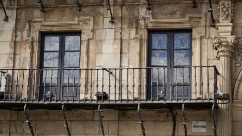 Balcón del Edificio Mirador de la Plaza Mayor de León | Campillo / ICAL