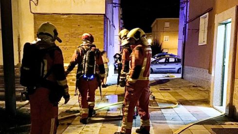 Una mujer de 43 años afectada por inhalación de humo en León
