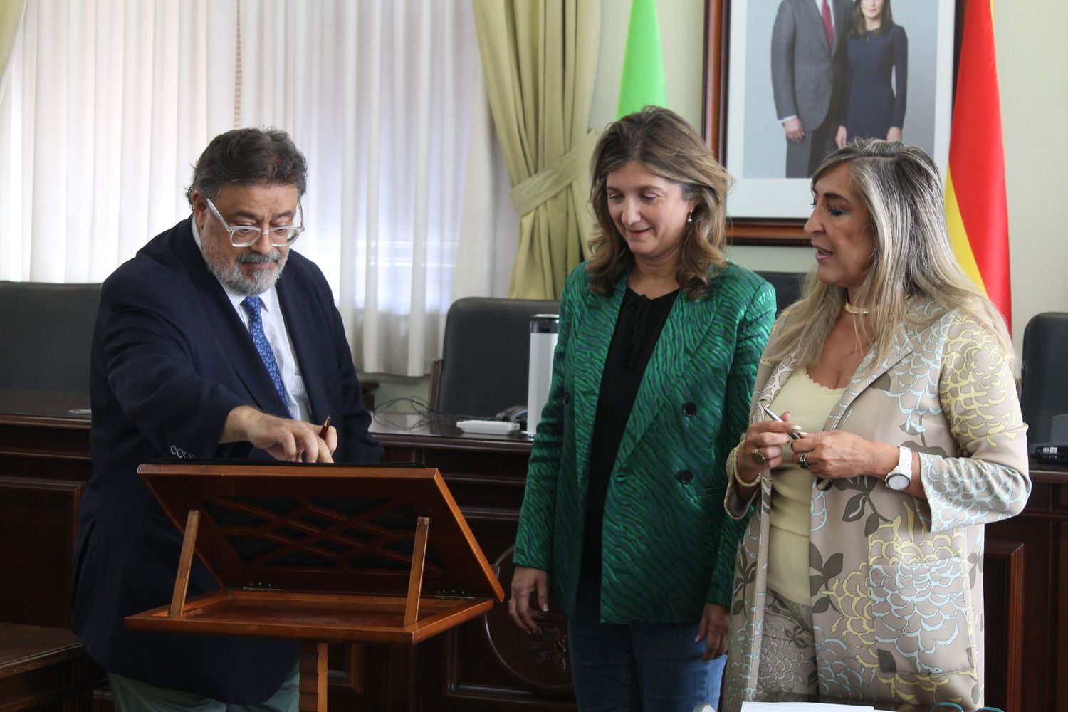 TOMA POSESIÓN DTOR INSTITUTO VIÑA Y VINO TOMA POSESIÓN DTOR INSTITUTO VIÑA Y VINO