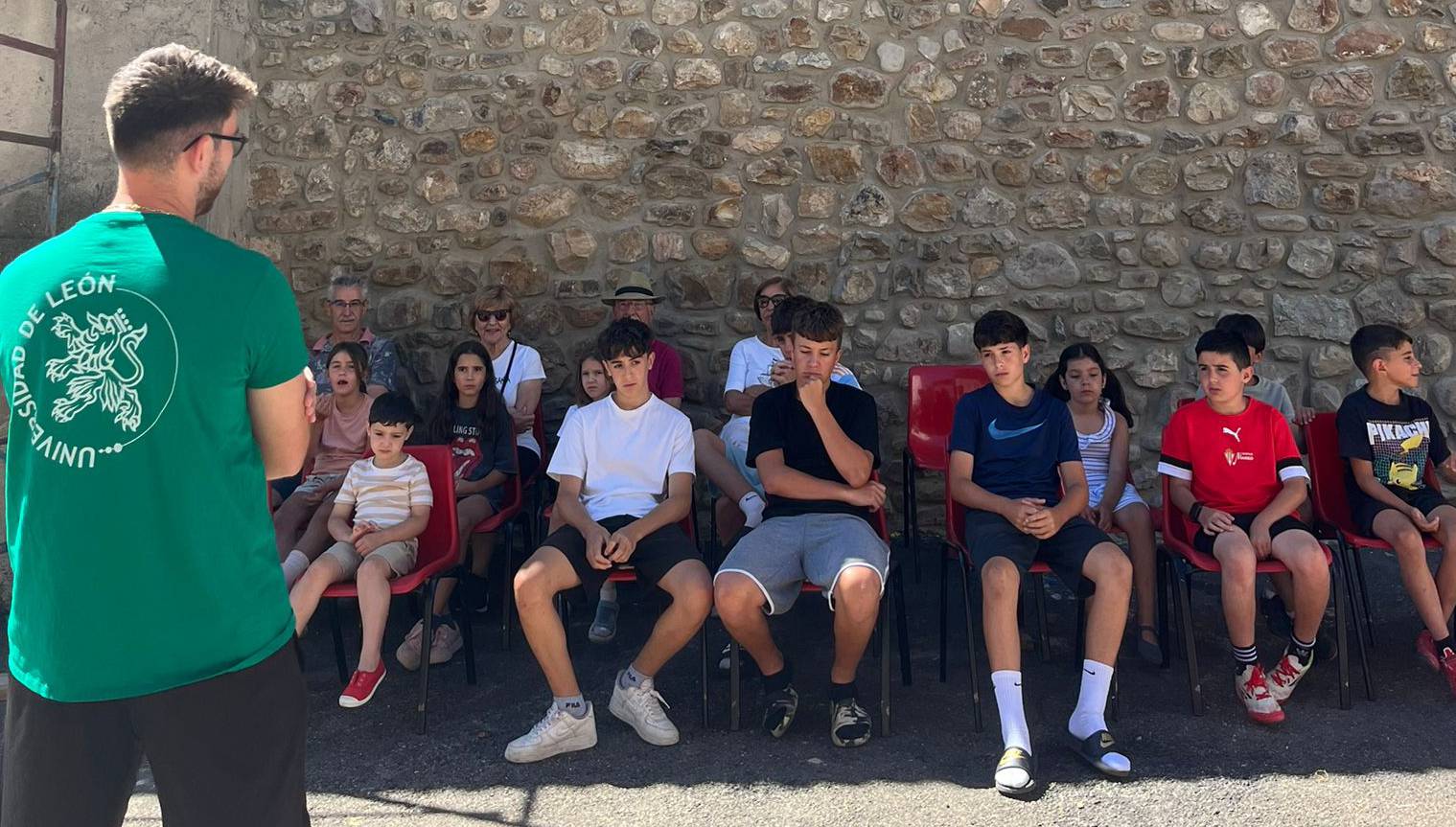 Charla a los más jóvenes