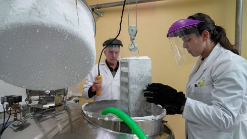 Campillo ICAL. Décimo aniversario del Biobanco de la Universidad de León. En la imagen, la investigadora Sonia García