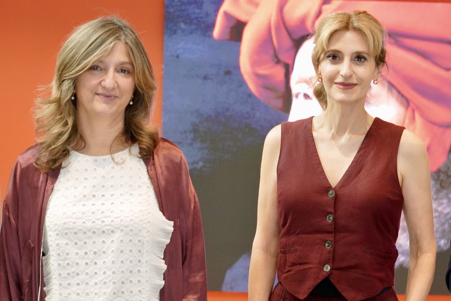 La viceconsejera de Acción Cultural, Mar Sancho, y la rectora de la ULE, Nuria González, en la presentación del estudio del impacto económico y cultural de la exposición ''Don Quixote'', de Ai Weiwei, en el MUSAC de León | Campillo / ICAL