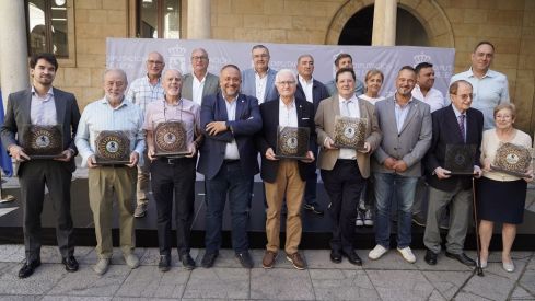 El presidente de la Diputación de León, Gerardo Álvarez Courel, preside el acto de homenaje a las Casas de León en España | Campillo / ICAL