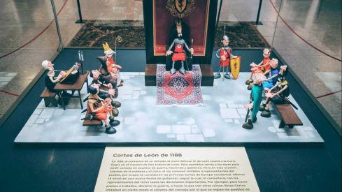 El Museo de los Pueblos Leoneses acoge la muestra ‘Plastihistoria de la humanidad’