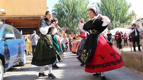 El ILC lanza una guía digital con consejos e ideas útiles para vestir la indumentaria tradicional