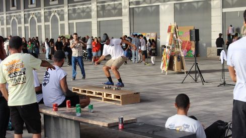 El Festival Leon Jam llenó de arte urbano la antigua estación de León | José Martín