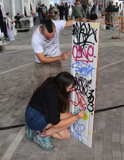 El Festival Leon Jam llenó de arte urbano la antigua estación de León | José Martín
